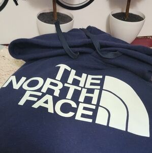 Woman's The North Face Hoodie
